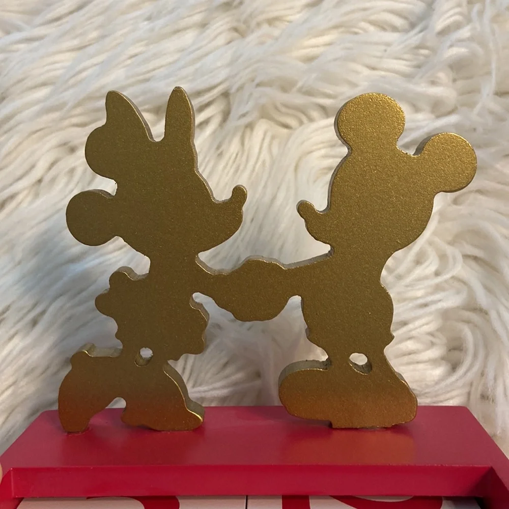 Disney Mini and Micky Wooden Calendar excellent condition color red and white